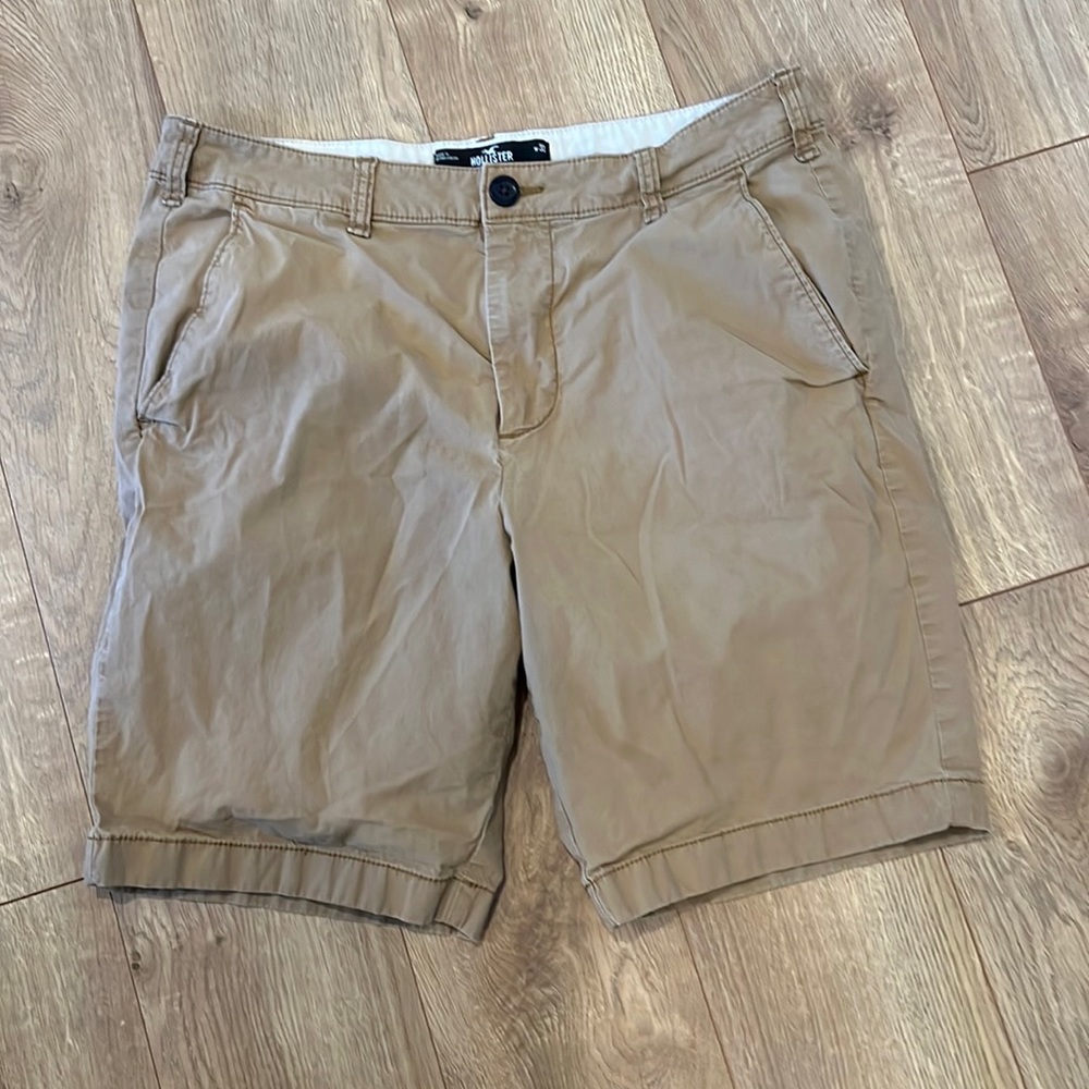 Hollister, men’s khaki shorts, size 33